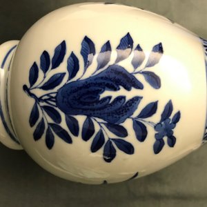 A Chinese blue and white bottle vase, Kangxi mark, 19th C. — 照片 12