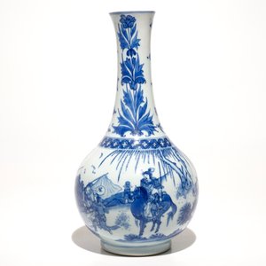 A Chinese blue and white bottle vase, Transitional period — 照片 2