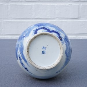 A Chinese blue and white bottle vase with a fisherman, 19th C. — 照片 10