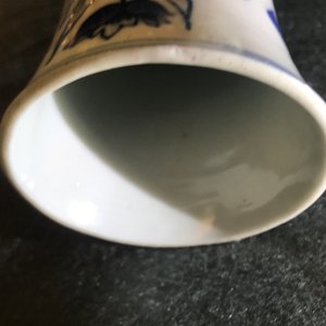 A Chinese blue and white bottle vase with figurative design around, Transitional period — photo 16