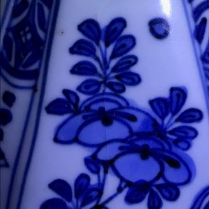 A Chinese blue and white bottle vase with flowers, Wanli — photo 12
