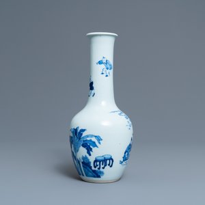 A Chinese blue and white bottle vase with go-players, 19/20th C. — photo 3