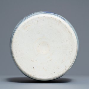 A Chinese blue and white bottle vase with inscription, Transitional period — 照片 5