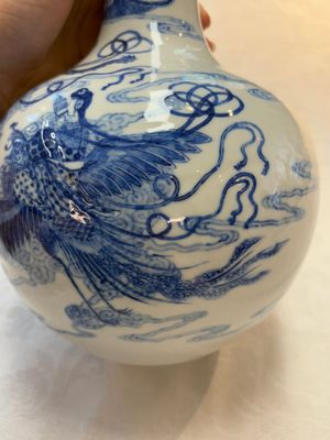 A Chinese blue and white bottle vase with narrative design, Qianlong mark, 19th C. — photo 13