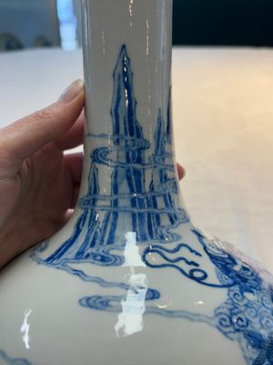 A Chinese blue and white bottle vase with narrative design, Qianlong mark, 19th C. — photo 9