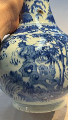 A Chinese blue and white bottle vase with narrative design — photo 11