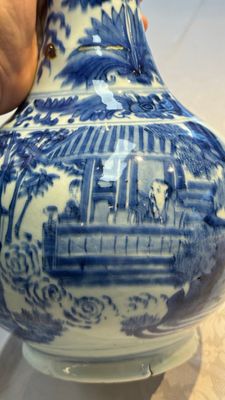 A Chinese blue and white bottle vase with narrative design — photo 12