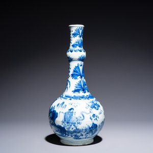A Chinese blue and white bottle vase with narrative design — photo 3
