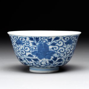 A Chinese blue and white bowl and a covered ink paste box, Guangxu and Jiangxi Ciye Gongsi mark, 19/20th C. — photo 2
