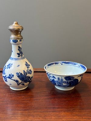 A Chinese blue and white bowl and a silver mounted vase, Shen De Tang Zhi 慎德堂製 mark, Kangxi — 照片 2