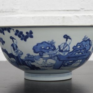A Chinese blue and white bowl with a rabbit, Kangxi — photo 8