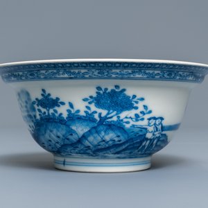 A Chinese blue and white bowl with an unusual scene with slaves, Qianlong — photo 3