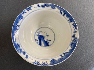 A Chinese blue and white bowl with cherry blossom design, Kangxi — 照片 1