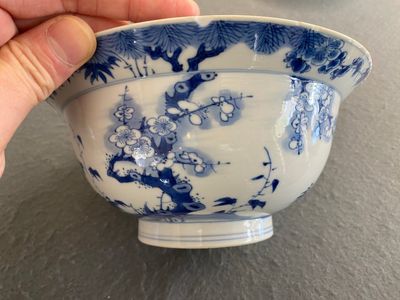 A Chinese blue and white bowl with cherry blossom design, Kangxi — 照片 3