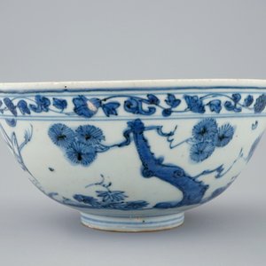 A Chinese blue and white bowl with cranes, Ming Dynasty — photo 5
