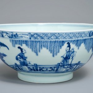 A Chinese blue and white bowl with figurative design all around, Kangxi/Yongzheng — photo 1