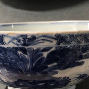 A Chinese blue and white bowl with figurative design all around, Kangxi/Yongzheng — photo 15