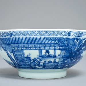 A Chinese blue and white bowl with figurative design all around, Kangxi/Yongzheng — photo 5