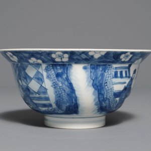 A Chinese blue and white bowl with figures in a garden, Kangxi mark and of the period — photo 2