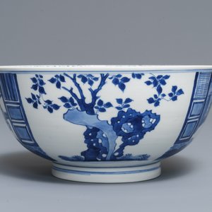 A Chinese blue and white bowl with floral and narrative panels, Kangxi mark and of the period — photo 3