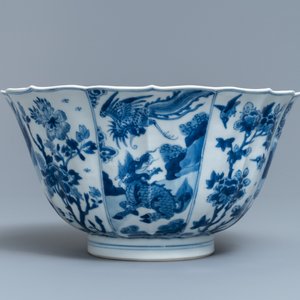 A Chinese blue and white bowl with mythical beasts and flowers, Kangxi — photo 5