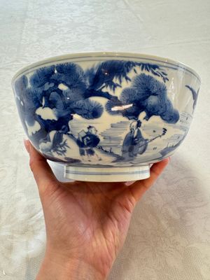 A Chinese blue and white bowl with scholars among cranes and deer, Kangxi mark and of the period — 照片 8