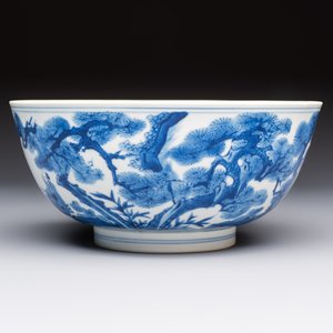 A Chinese blue and white bowl with scholars among cranes and deer, Kangxi mark and of the period — 照片 2