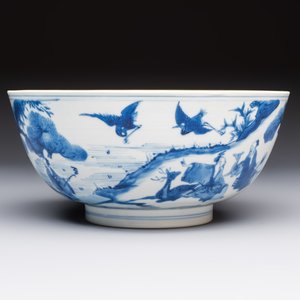 A Chinese blue and white bowl with scholars among cranes and deer, Kangxi mark and of the period — 照片 4