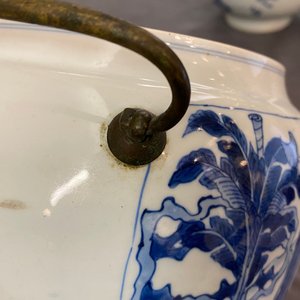 A Chinese blue and white bronze-mounted bowl, Kangxi — photo 11