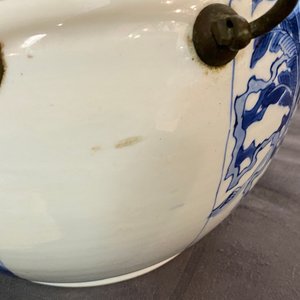 A Chinese blue and white bronze-mounted bowl, Kangxi — photo 12