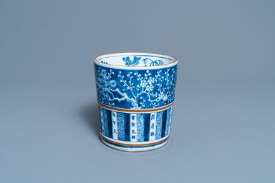 A Chinese blue and white brush pot, 18/19th C.