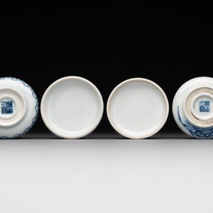 A Chinese blue and white brush washer and two seal paste boxes and covers, Qianlong mark, 19th C. — 照片 11