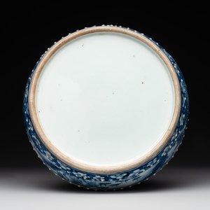 A Chinese blue and white brush washer and two seal paste boxes and covers, Qianlong mark, 19th C. — 照片 7