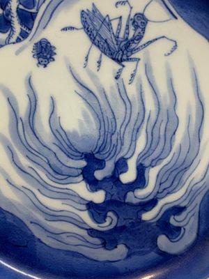 A Chinese blue and white 'Buddha's hand' plate, 18/19th C. — foto 5