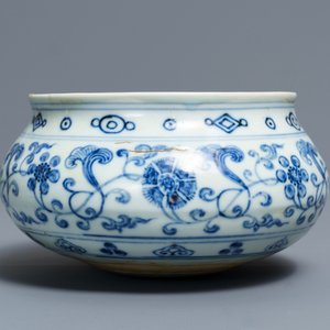 A Chinese blue and white Buddhist alms bowl ‘bo’, Xuande inscription, 19/20th C. — 照片 5