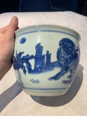 A Chinese blue and white 'Buddhist lion and elephant' scroll jar or jardinière, Transitional period — photo 9