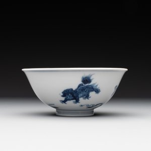 A Chinese blue and white 'Buddhist lion' bowl, Yongzheng mark and period — 照片 2