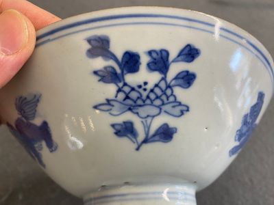 A Chinese blue and white 'Buddhist lions' bowl, Jiajing mark, Shunzhi — photo 4