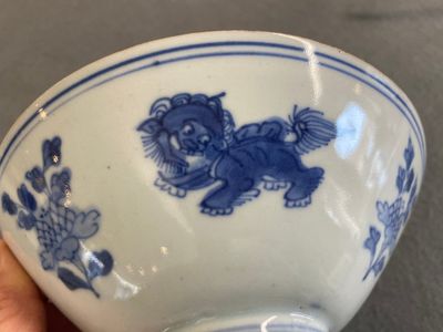 A Chinese blue and white 'Buddhist lions' bowl, Jiajing mark, Shunzhi — photo 5