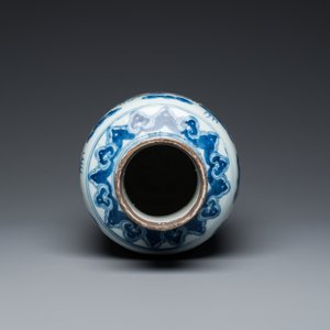 A Chinese blue and white 'Buddhist lions' vase and a 'langyao' bowl, 19/20th C. — 照片 12
