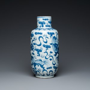 A Chinese blue and white 'Buddhist lions' vase and a 'langyao' bowl, 19/20th C. — 照片 9