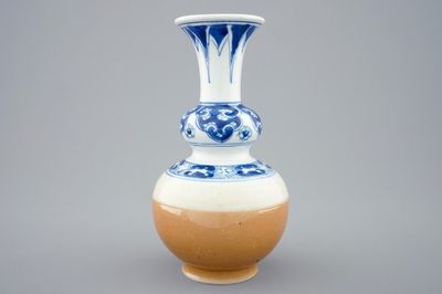 A Chinese blue and white café au lait vase, ex-coll. August the Strong, Kangxi
