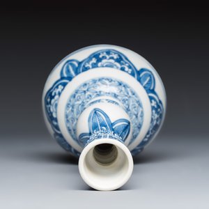A Chinese blue and white candlestick — photo 6
