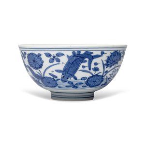 A Chinese blue and white 'Carp' bowl — foto 2