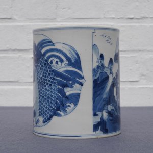 A Chinese blue and white 'carp' brush pot, bitong, Kangxi — photo 13