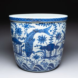 A Chinese blue and white 'carp' fish bowl, Longqing mark, 20th C. — photo 2