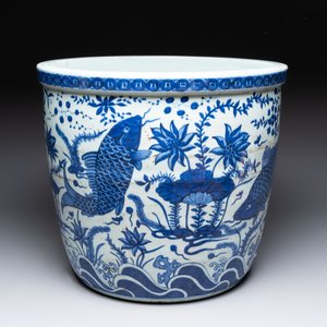 A Chinese blue and white 'carp' fish bowl, Longqing mark, 20th C. — photo 3