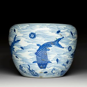 A Chinese blue and white 'carp' fishbowl, Kangxi — photo 1