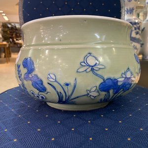 A Chinese blue and white celadon-ground censer, Kangxi — photo 14