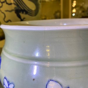 A Chinese blue and white celadon-ground censer, Kangxi — photo 9